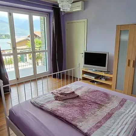 Grosszuegiges Mit Pool Fast Direkt Am Vakantiehuis Colico