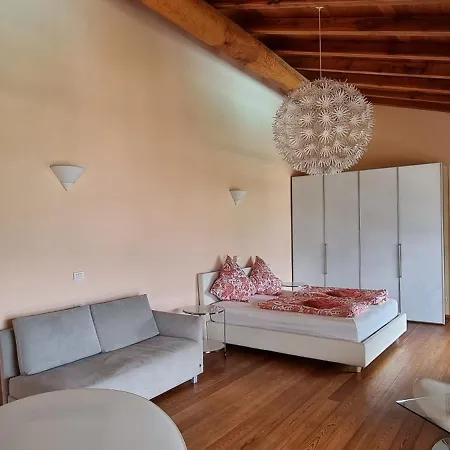 Holiday home Grosszuegiges Mit Pool Fast Direkt Am
