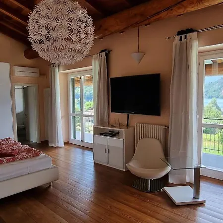 Holiday home Grosszuegiges Mit Pool Fast Direkt Am Colico