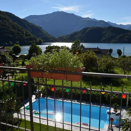 Holiday home Grosszuegiges Mit Pool Fast Direkt Am Colico